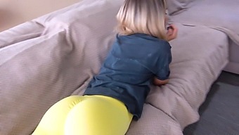 Step Mom With Big Butt Gives Foot Fetish Footjob In High Definition Video