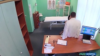 Vicky Love'S Steamy Office Affair With Her Doctor In A Fake Hospital Setting